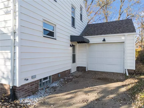 1123 29th ST NE, Canton, OH 44714