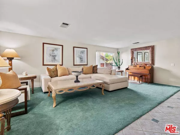 28632 Black Oak LN, Castaic, CA 91384