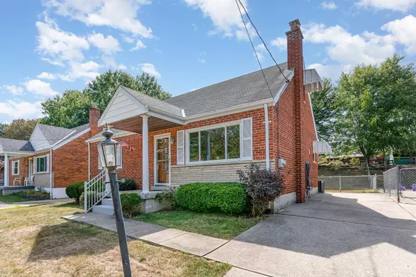 7147 Bluecrest Dr, Anderson Twp, OH 45230