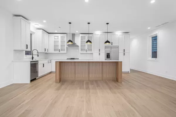 1109 W 16th Street #1, Chicago, IL 60608