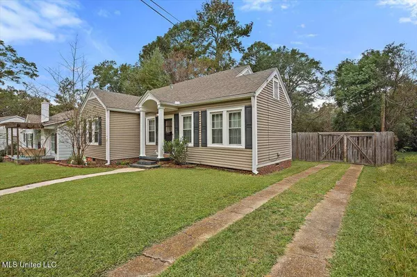 450 E Ridgeway Street, Jackson, MS 39206