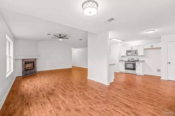 5815 Louisville Ave, Pensacola, FL 32526