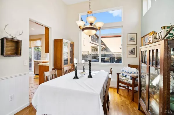 531 Poplar WAY, Windsor, CA 95492