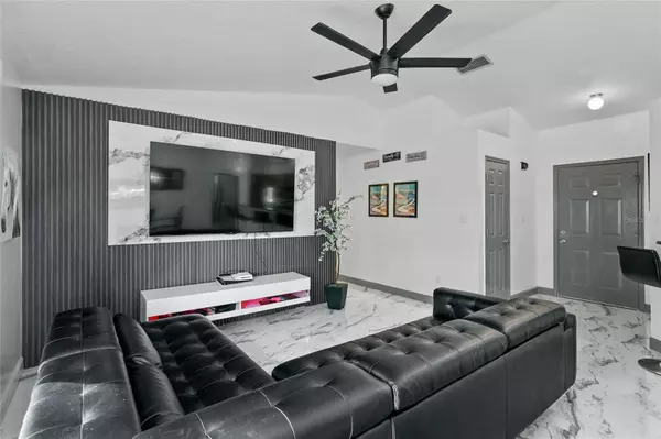 15648 CARRIAGE HILL CT, Clermont, FL 34711