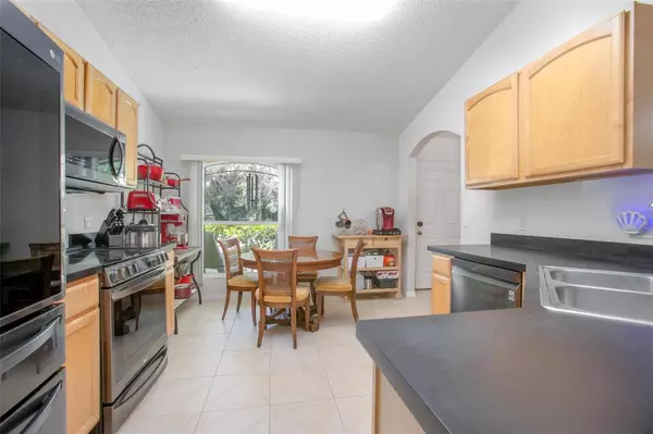 937 LAKE LINDLEY DR N, Deland, FL 32724