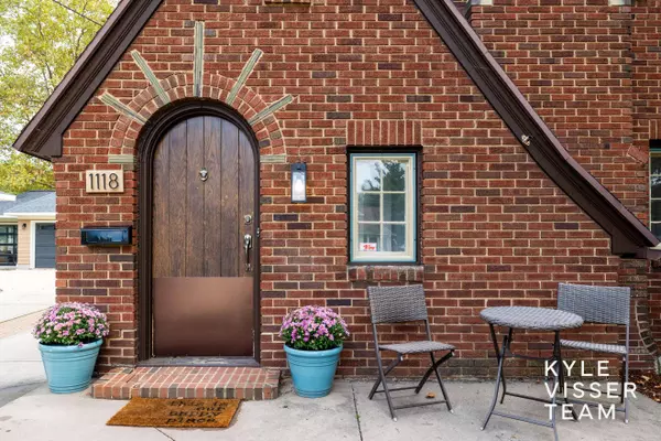 1118 Eastwood SE Avenue, East Grand Rapids, MI 49506