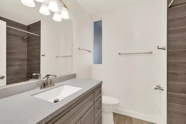 6925 N 85th St, Milwaukee, WI 53224