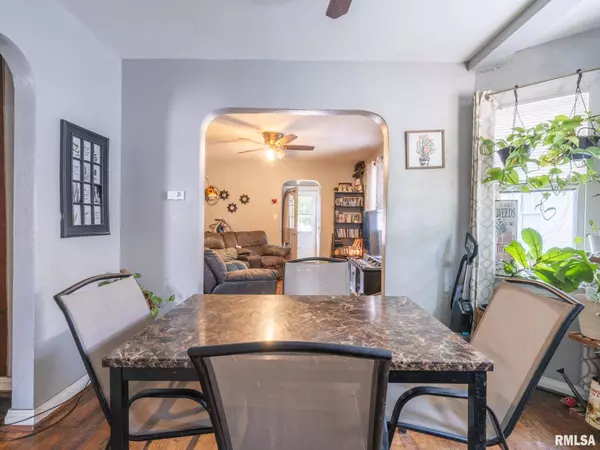 1210-1212 S 4TH ST, Pekin, IL 61554