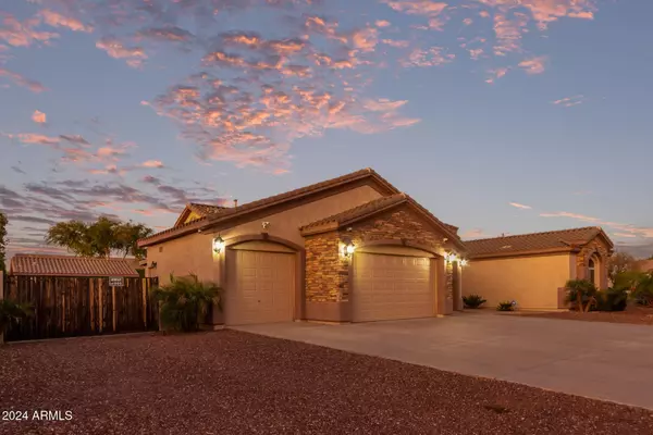 8042 W ELECTRA Lane, Peoria, AZ 85383