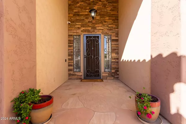 8042 W ELECTRA Lane, Peoria, AZ 85383