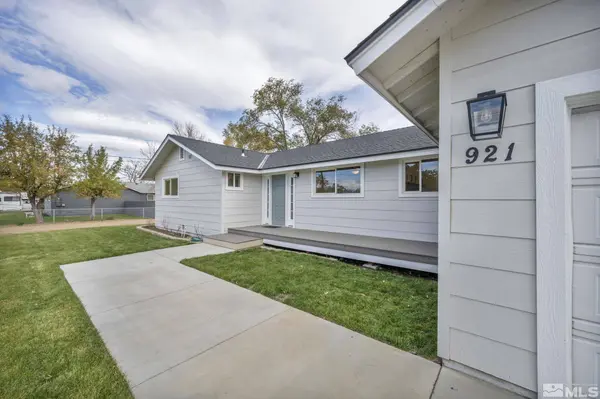 921 Dean Dr, Gardnerville, NV 89460