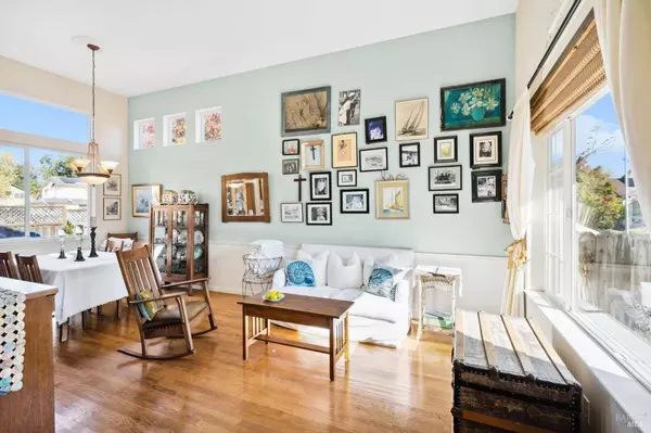 531 Poplar WAY, Windsor, CA 95492