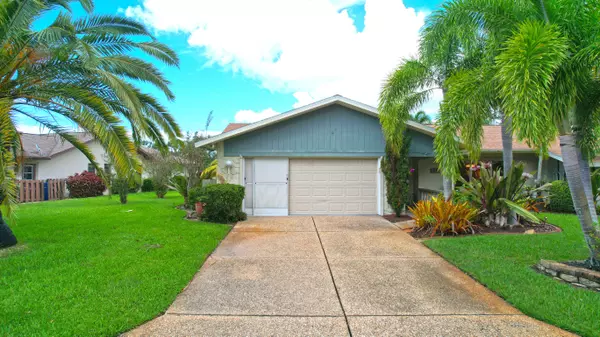 925 S Doral Ln, Venice, FL 34293-3809