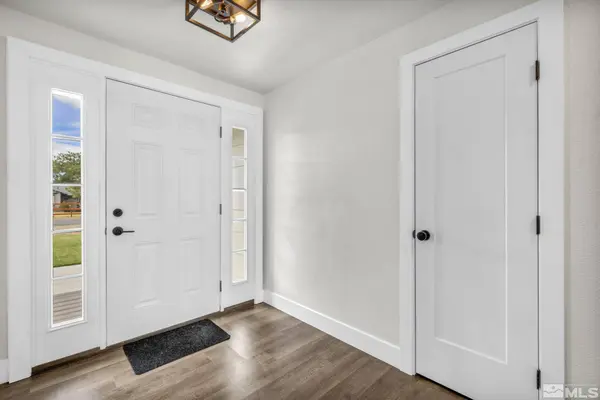 921 Dean Dr, Gardnerville, NV 89460