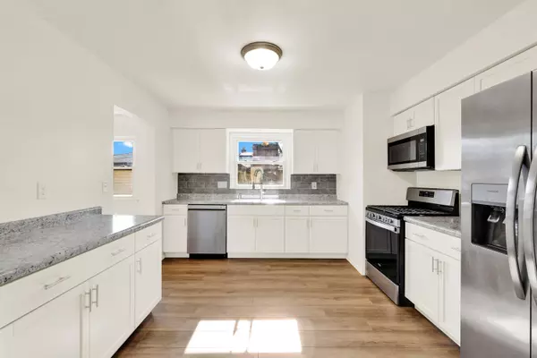 6925 N 85th St, Milwaukee, WI 53224