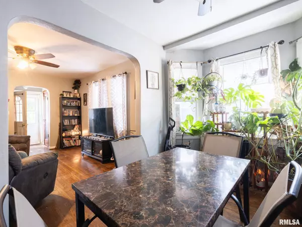 1210-1212 S 4TH ST, Pekin, IL 61554