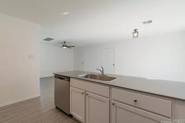 7711 Chancery Gate, San Antonio, TX 78253