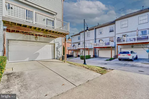 3515 BALMAR MEWS RD, Baltimore, MD 21211