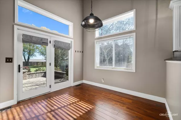 302 Mallard LN, Sugar Grove, IL 60554