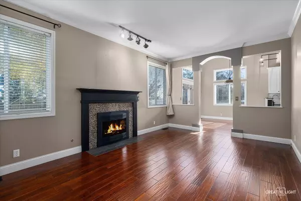 302 Mallard LN, Sugar Grove, IL 60554