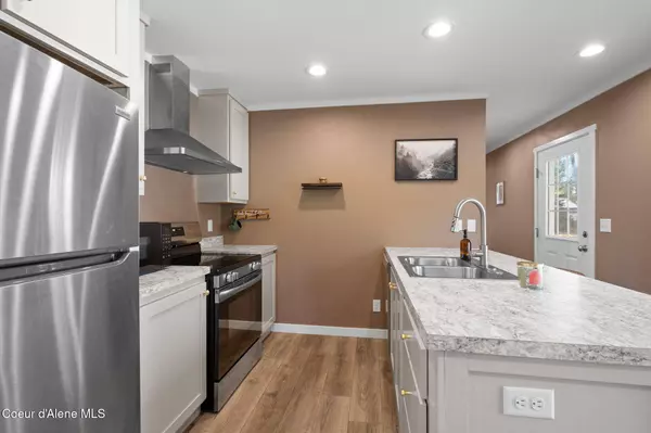 2011 W Caroline Dr, Rathdrum, ID 83858