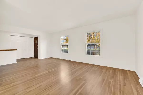 6925 N 85th St, Milwaukee, WI 53224