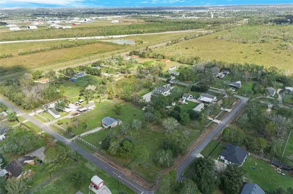 6019 Jake LN, Rosharon, TX 77583