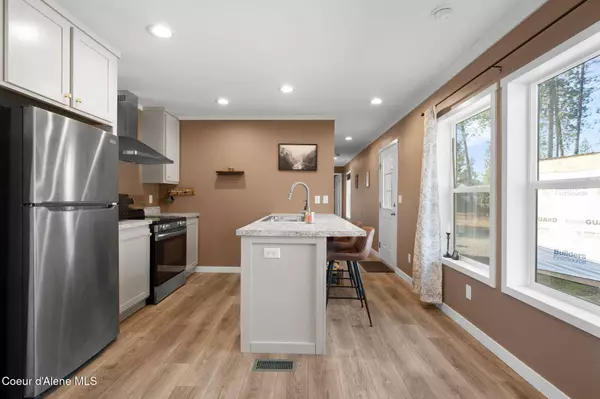 2011 W Caroline Dr, Rathdrum, ID 83858