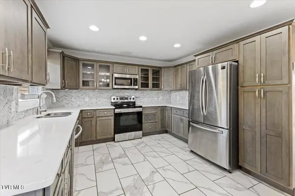 2428 Bob Little RD, Elizabethton, TN 37643