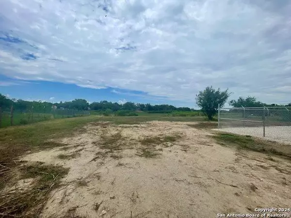 661 County Road 6843, Lytle, TX 78052