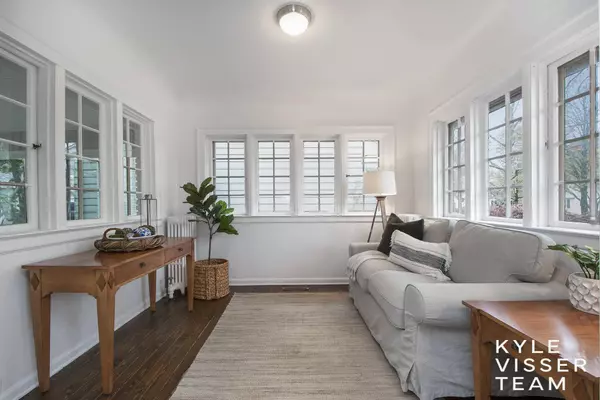 1118 Eastwood SE Avenue, East Grand Rapids, MI 49506