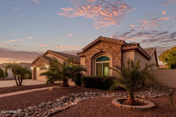 8042 W ELECTRA Lane, Peoria, AZ 85383