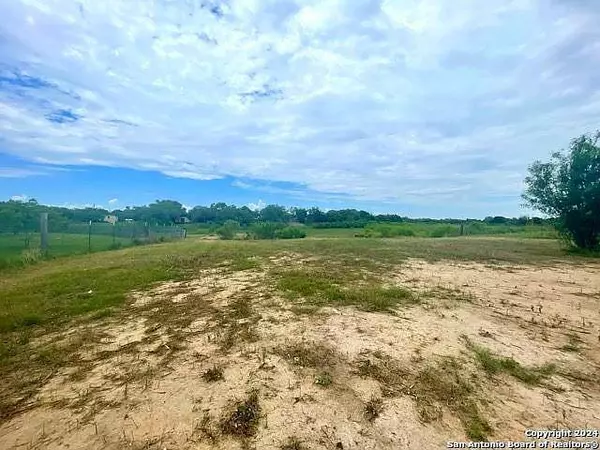 661 County Road 6843, Lytle, TX 78052