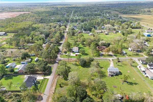 6019 Jake LN, Rosharon, TX 77583