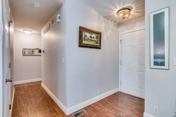 2439 N Regency Lakes Ct, Wichita, KS 67226