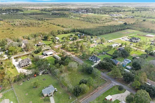 6019 Jake LN, Rosharon, TX 77583