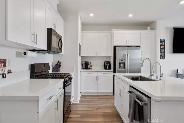 404 N Glenwood AVE, Rialto, CA 92376