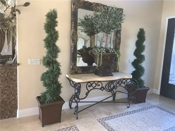 33 Golf Ridge DR, Rancho Santa Margarita, CA 92679