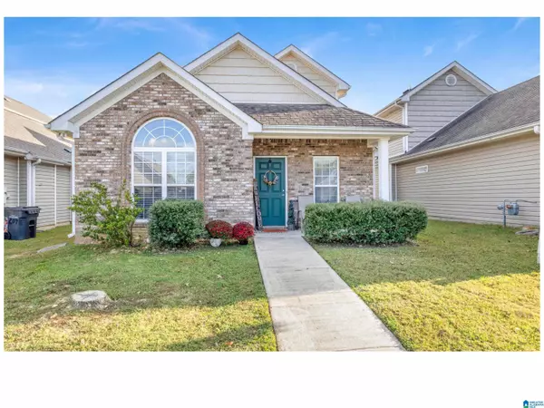 2074 VILLAGE LANE, Calera, AL 35040