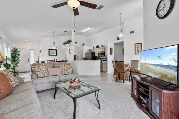 100 CASTERTON CIR, Davenport, FL 33897