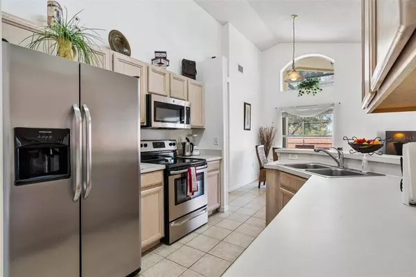 100 CASTERTON CIR, Davenport, FL 33897