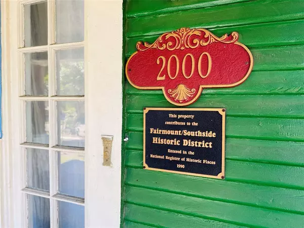 2000 Hurley Avenue, Fort Worth, TX 76110