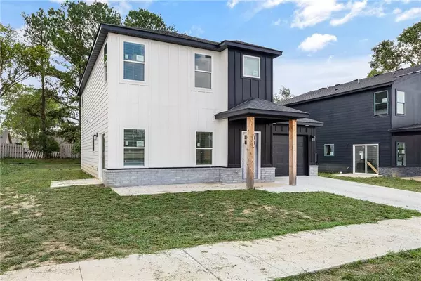 411 S 21st St, Rogers, AR 72758