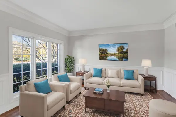 746 Fox Run DR, Geneva, IL 60134