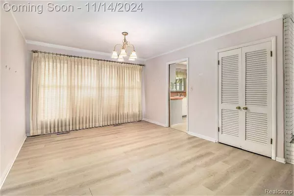 5730 Burnham Road, Bloomfield Hills, MI 48302