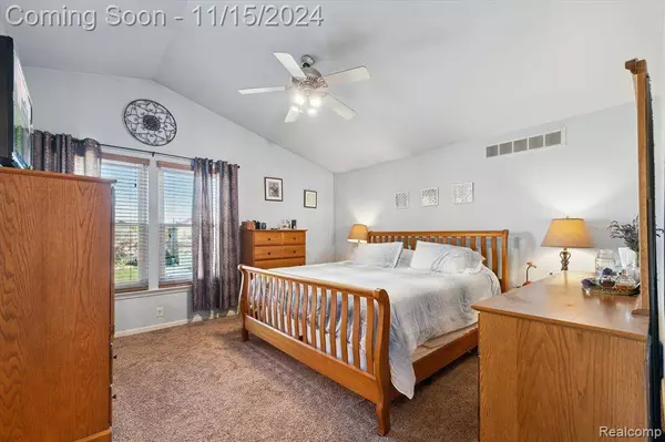 782 DEER PATH Trail, Waterford, MI 48327