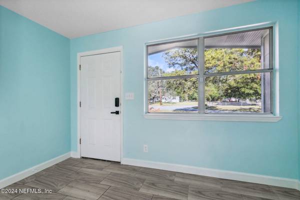 6860 BAMBI LN, Jacksonville, FL 32210