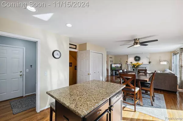 782 DEER PATH Trail, Waterford, MI 48327