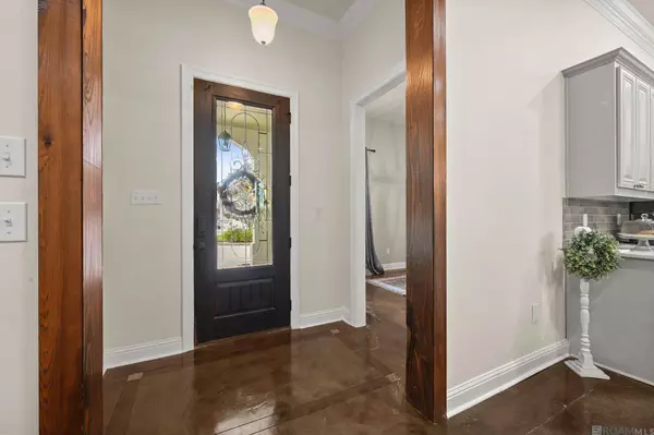 24879 PLANTATION LAKE AVE, Denham Springs, LA 70726