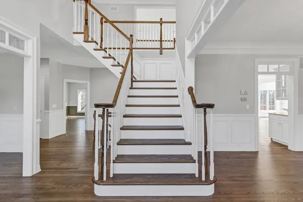 746 Fox Run DR, Geneva, IL 60134